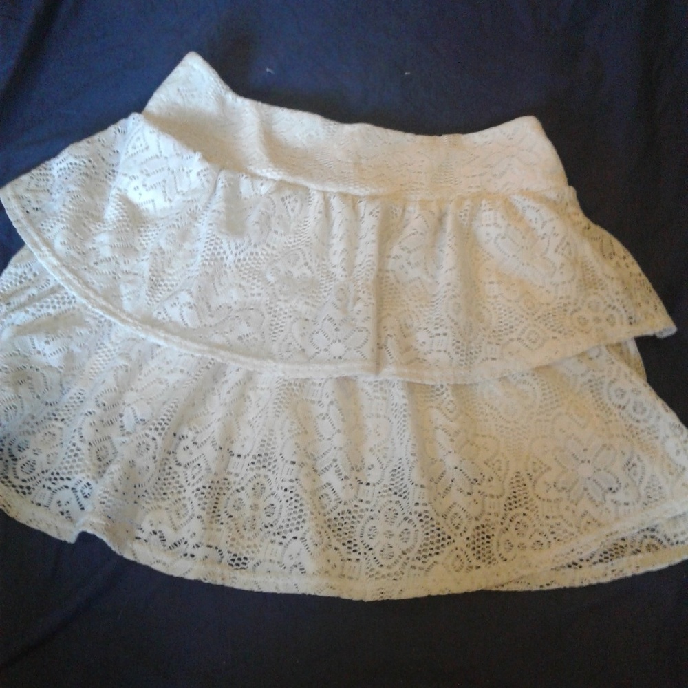 White floral layered skirt